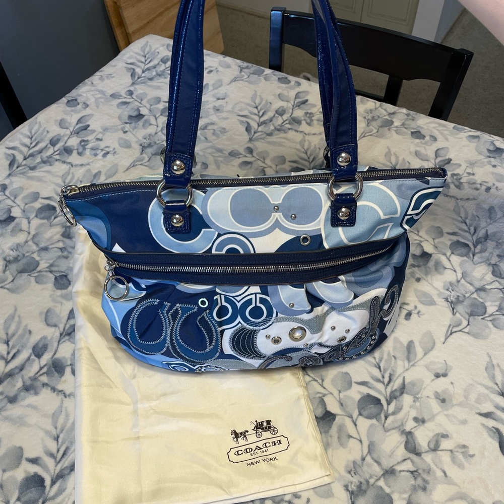Authentic Blue and White Coach Oversized Bag - Picture 2 of 12